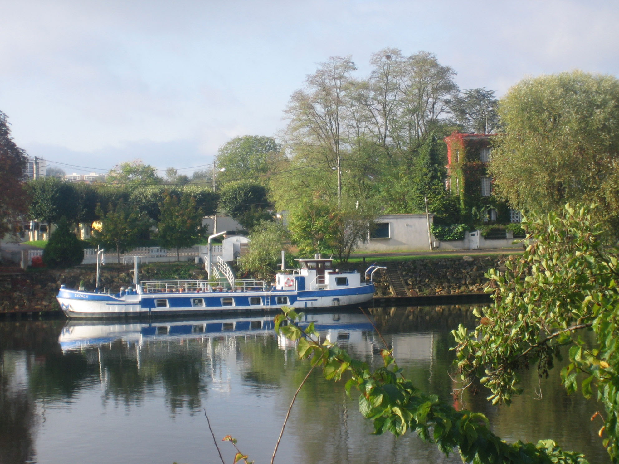 Fonds d'cran Bateaux Bateaux  moteur Reflets et ....maison de V.Sanson