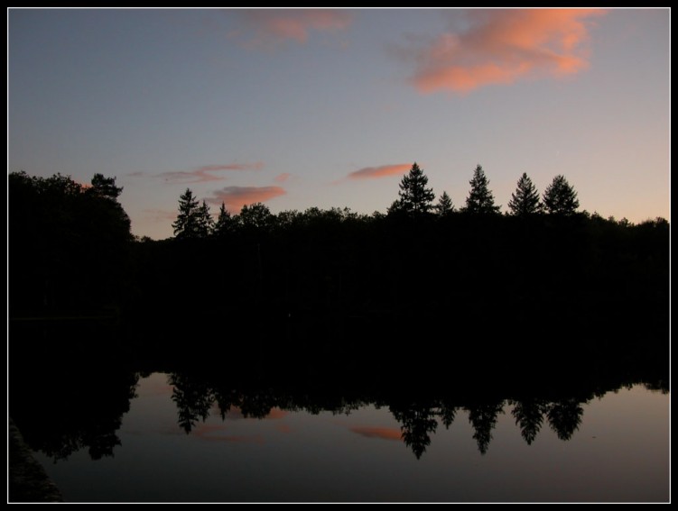 Fonds d'cran Nature Lacs - Etangs La nuit tombe...