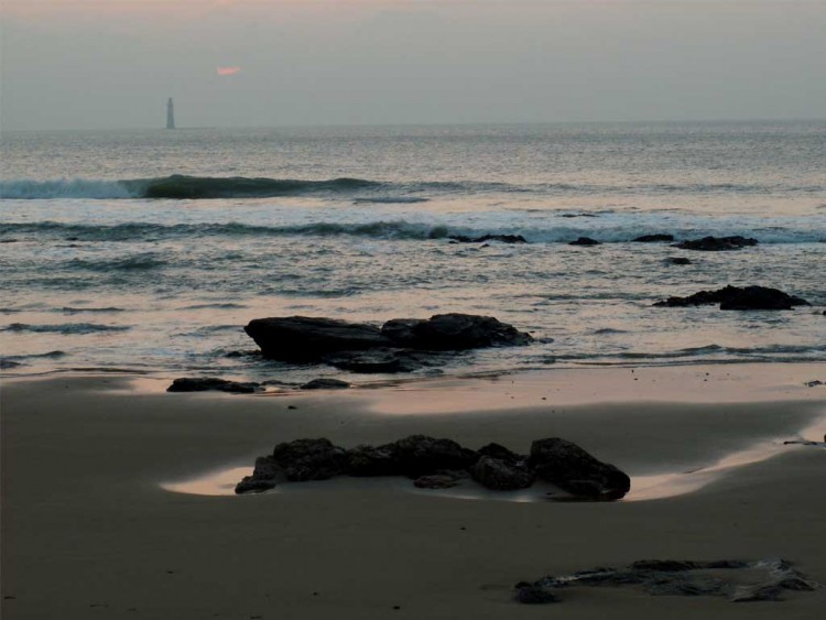 Wallpapers Nature Seas - Oceans - Beaches phare des barges fin de journe