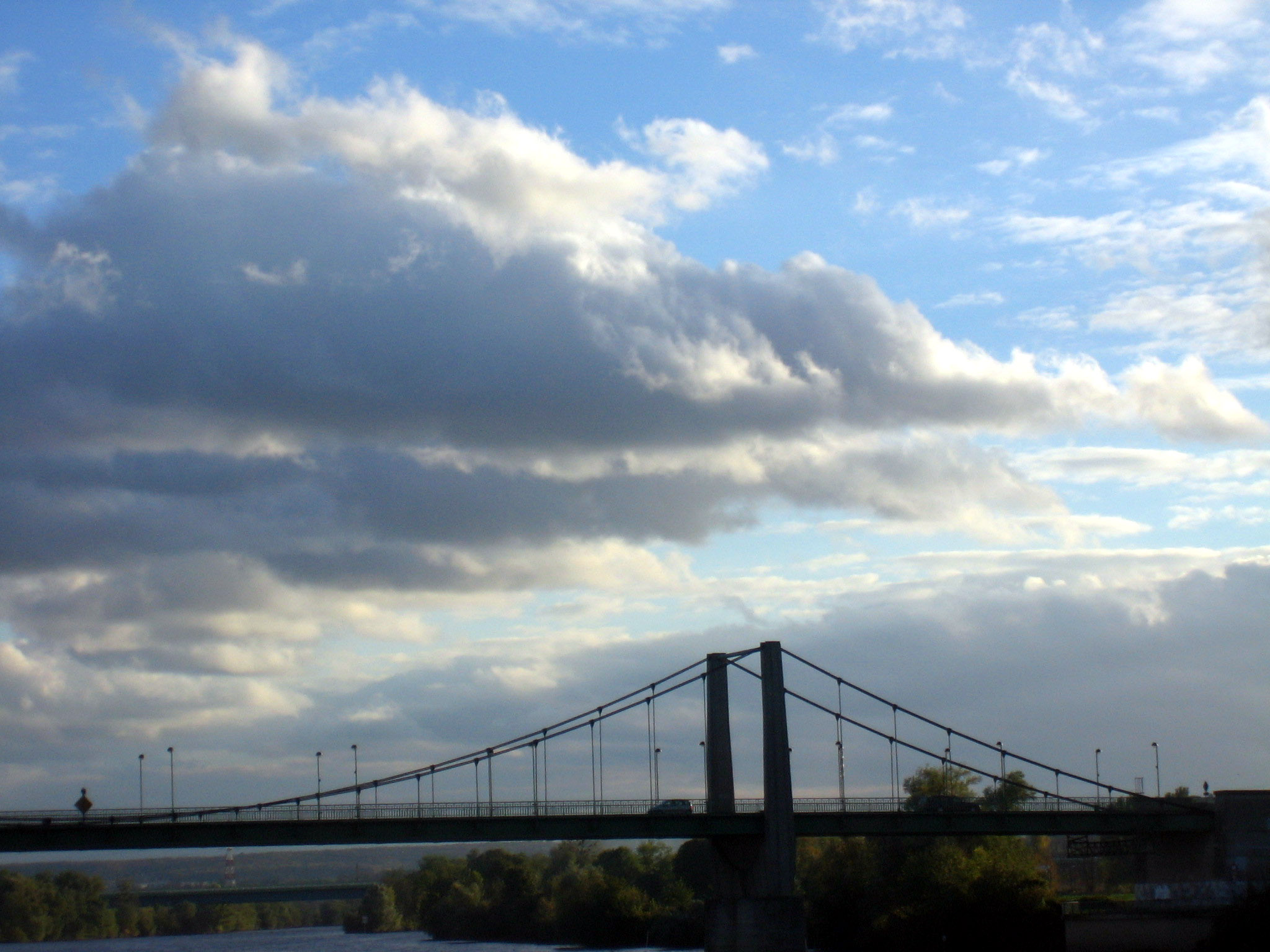 Fonds d'cran Constructions et architecture Ponts - Aqueducs Un pont dans les nuages.