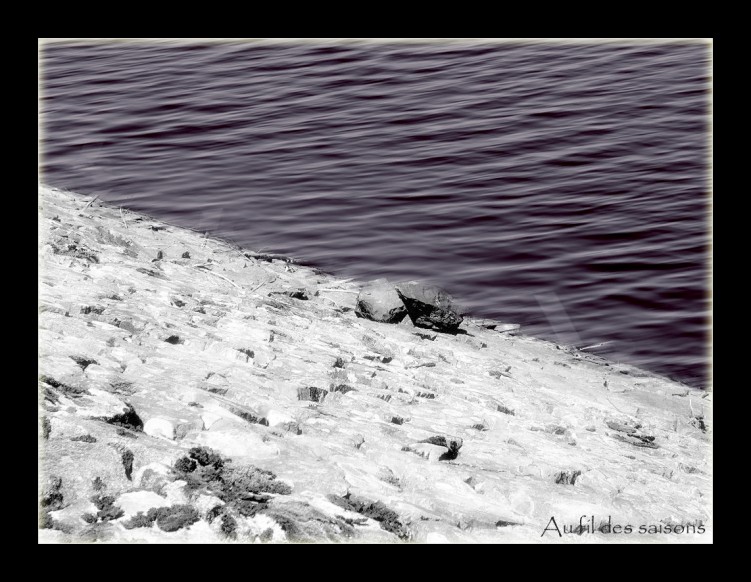 Fonds d'cran Nature Eau Au bord d'un barrage d'eau