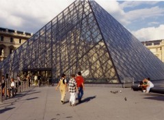 Fonds d'cran Voyages : Europe Paris - La Pyramide du Louvres