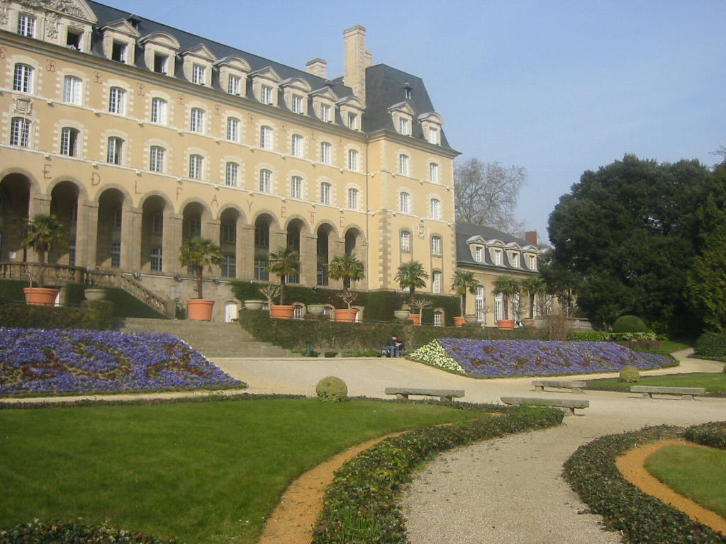 Fonds d'cran Voyages : Europe France > Bretagne Palais Saint-Georges  Rennes