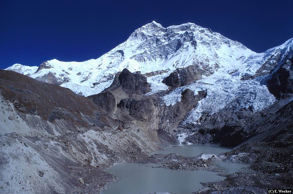 Fonds d'cran Nature Montagnes Makalu South wall with glacier lake in the foreground, Nepal