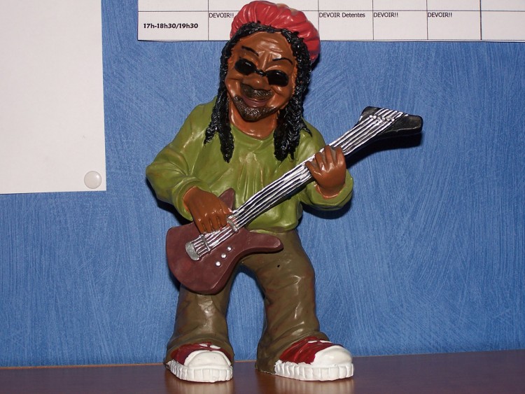 Fonds d'cran Objets Statuettes - Sculptures Le pti- Rasta