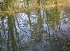 Fonds d'cran Voyages : Europe Remaucourt (02) - Reflets dans le canal