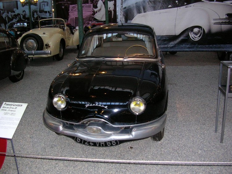 Fonds d'cran Voitures Voitures de collection Panhard Dyna Z