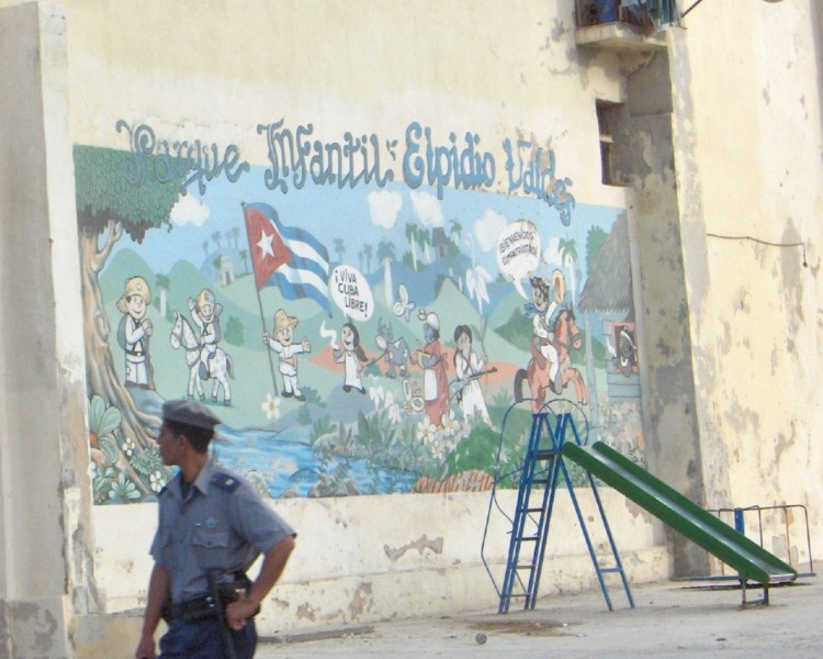 Fonds d'cran Voyages : Amrique du nord Cuba La Havane, fresque en ville