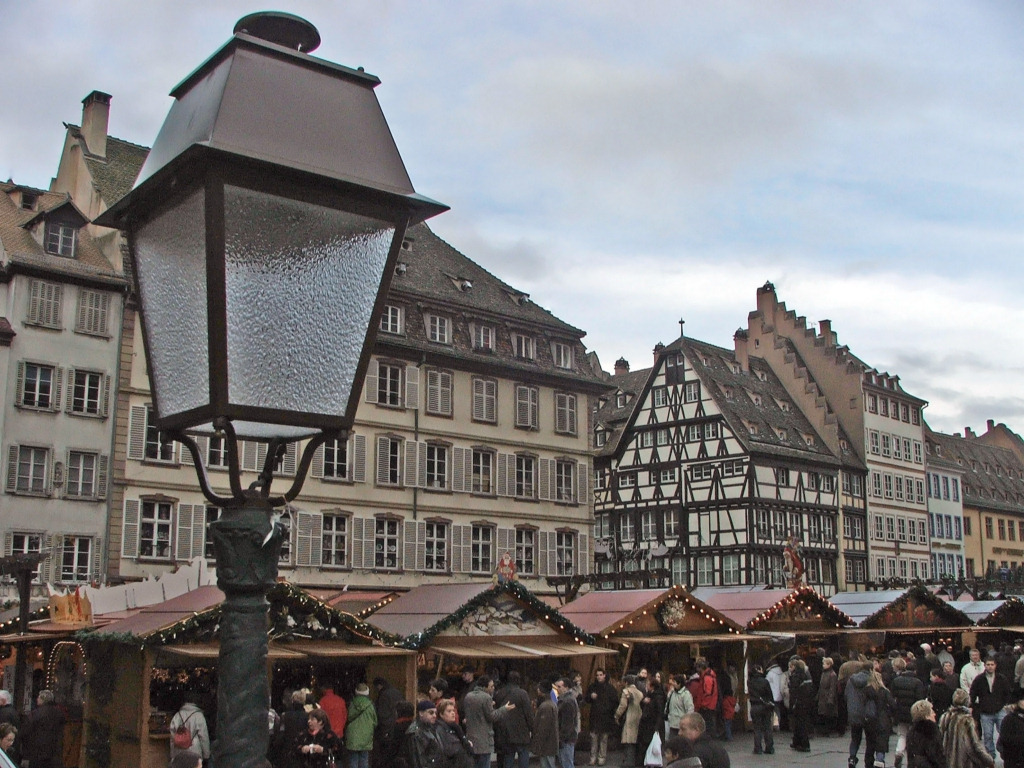 Wallpapers Trips : Europ France > Alsace Strasbourg - Le March de Noel : Place de la Cathdrale