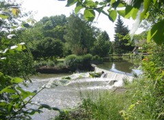 Fonds d'cran Nature Vendeuil (02) - Petite chute d'eau