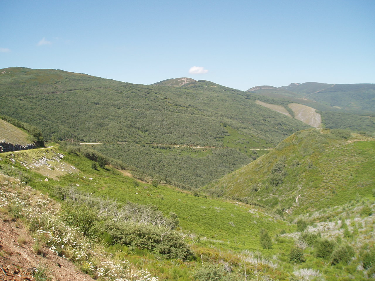 Fonds d'cran Nature Montagnes Caurel sauvage !