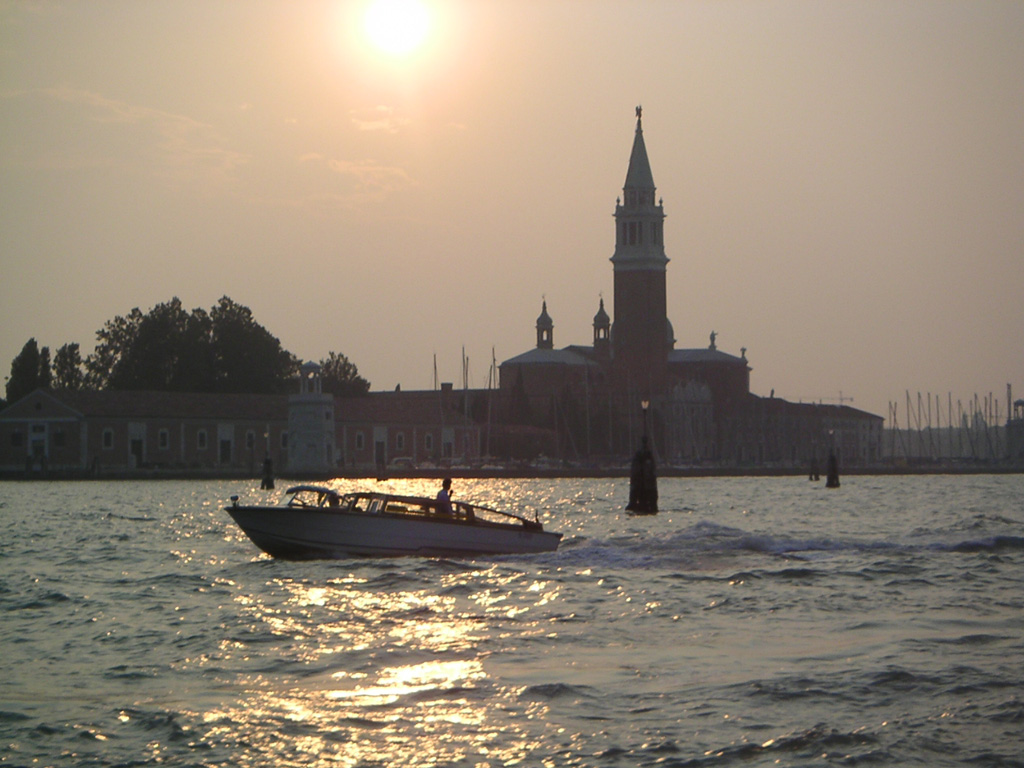 Fonds d'cran Voyages : Europe Italie Couch de soleil sur Venise