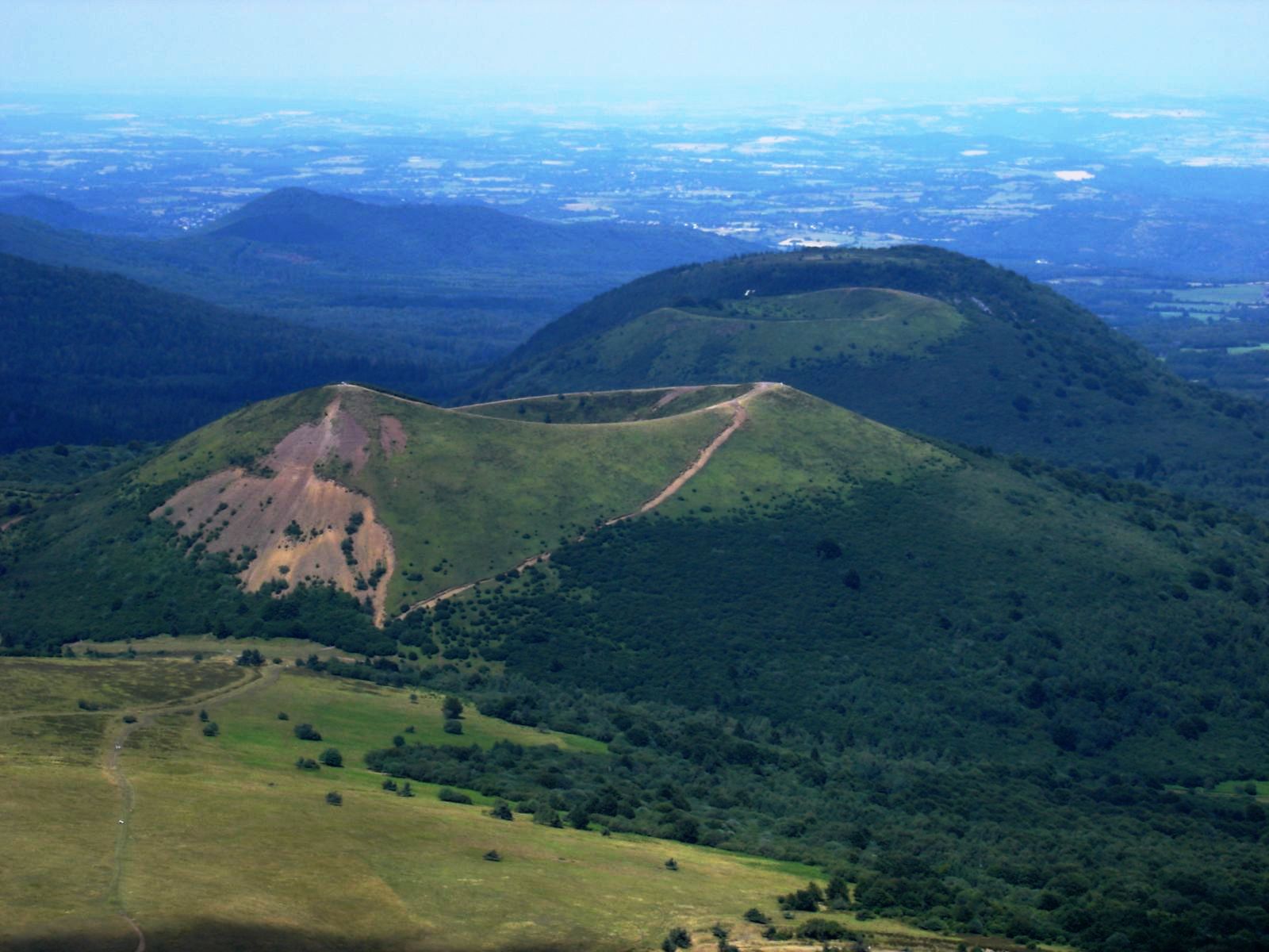 Fonds d'cran Nature Volcans les volcans auvergne