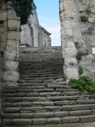 Fonds d'cran Voyages : Europe France > Ile-de-France Auvers sur Oise - Escalier en grosses pierres