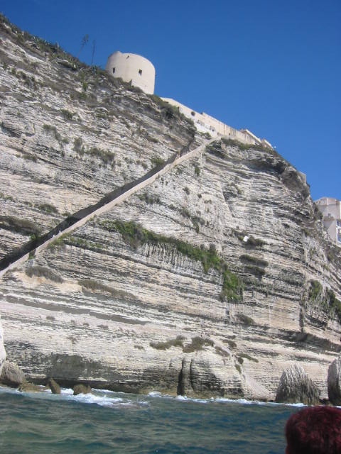 Fonds d'cran Voyages : Europe France > Corse La Falaise de Bonifacio vue de la mer