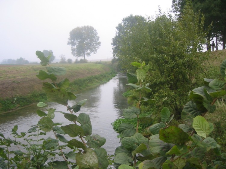 Fonds d'cran Voyages : Europe France > Picardie Rivire picarde vers Saint-Quentin (02)