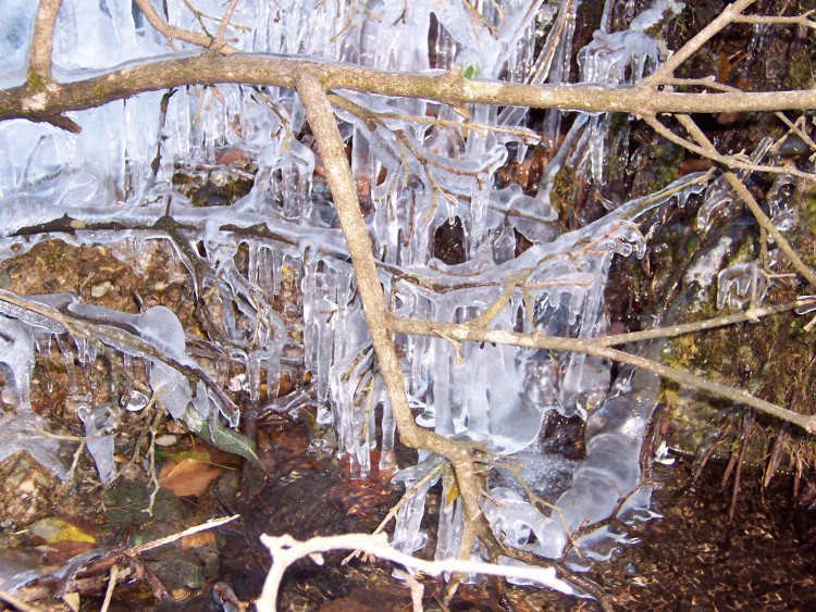 Fonds d'cran Nature Saisons - Hiver Petites stalagtites