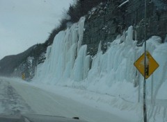 Fonds d'cran Nature rocheuse hivernal 2 (slammer)