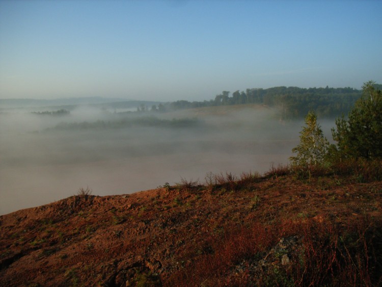 Fonds d'cran Nature Ciel - Nuages Carrire sous les nuages