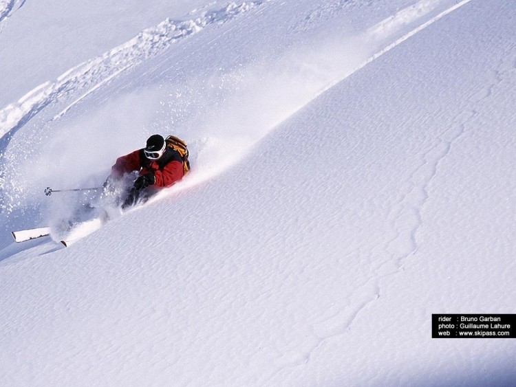 Fonds d'cran Sports - Loisirs Ski pleine poudreuse