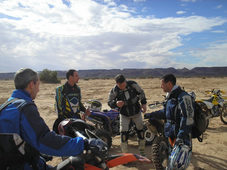 Fonds d'cran Motos Motocross raid maroc 2006