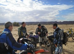 Fonds d'cran Motos raid maroc 2006