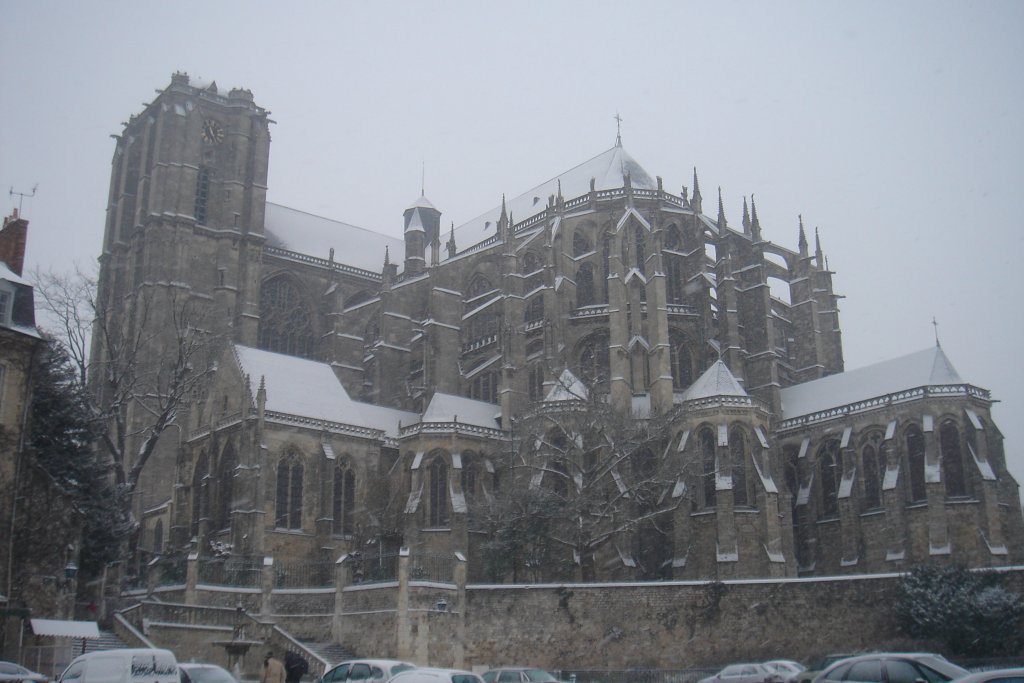 Fonds d'cran Voyages : Europe France > Pays de Loire Cathdrale Saint Julien sous la neige