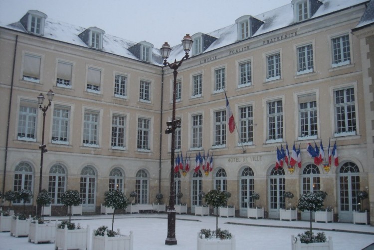 Fonds d'cran Voyages : Europe France > Pays de Loire Mairie du Mans sous la neige