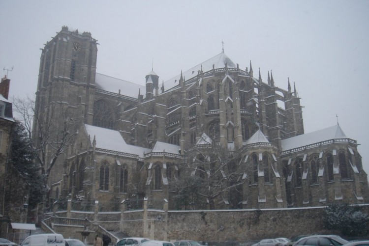 Fonds d'cran Voyages : Europe France > Pays de Loire Cathdrale Saint Julien sous la neige