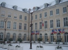 Fonds d'cran Voyages : Europe Mairie du Mans sous la neige