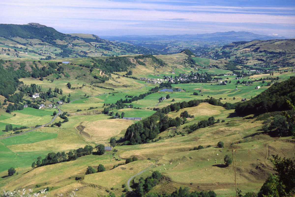 Wallpapers Trips : Europ France > Auvergne Le Cantal