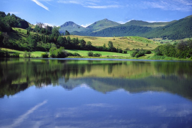 Wallpapers Trips : Europ France > Auvergne Le Cantal