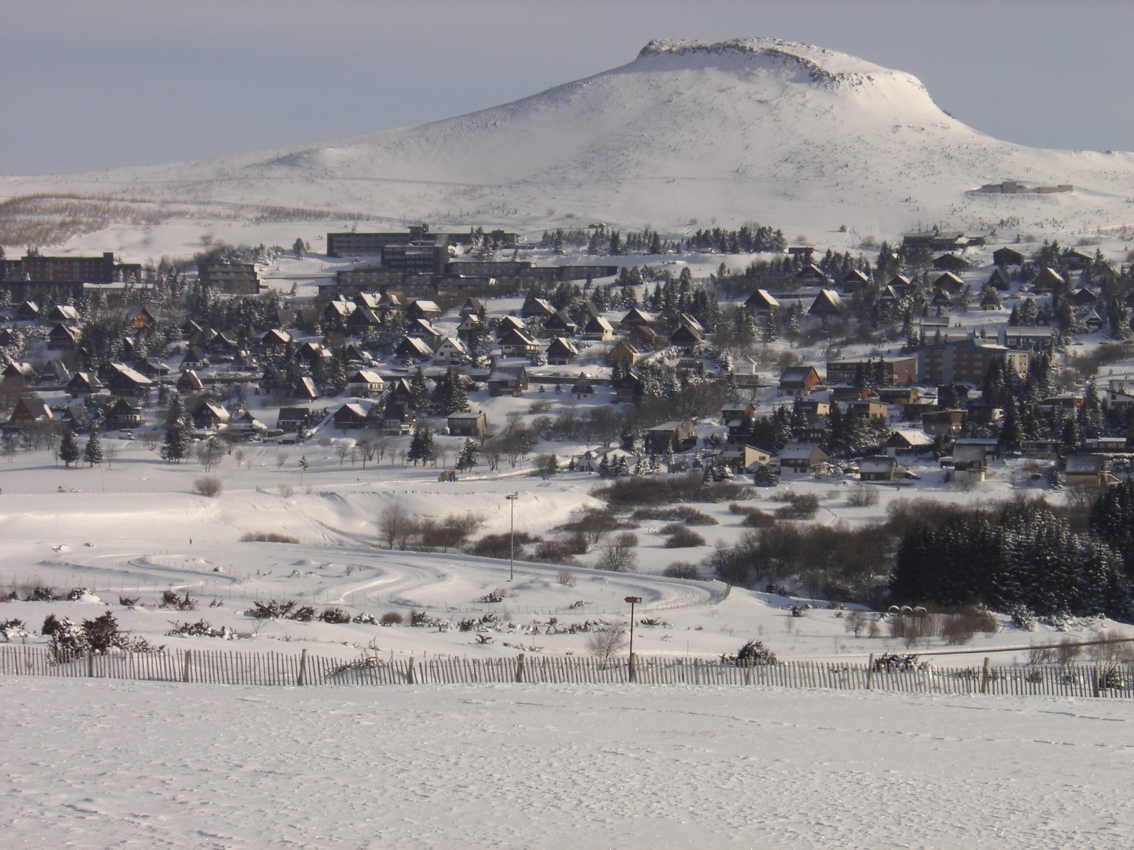 Fonds d'cran Nature Saisons - Hiver La montagne sous la neige(massif central)