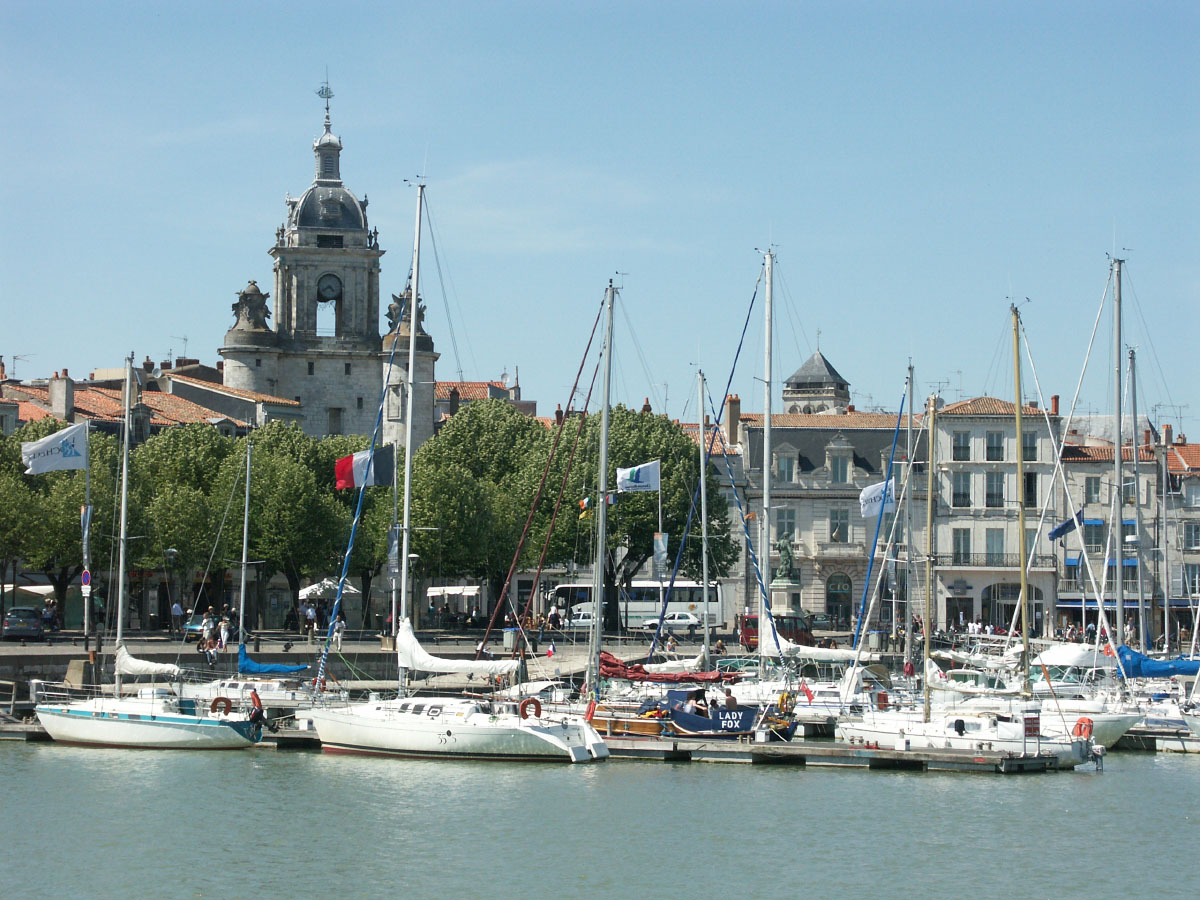 Fonds d'cran Voyages : Europe France > Poitou Charente Port de La Rochelle