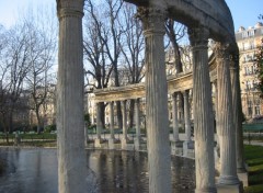 Fonds d'cran Nature Colonnade au parc Monceau (Paris)