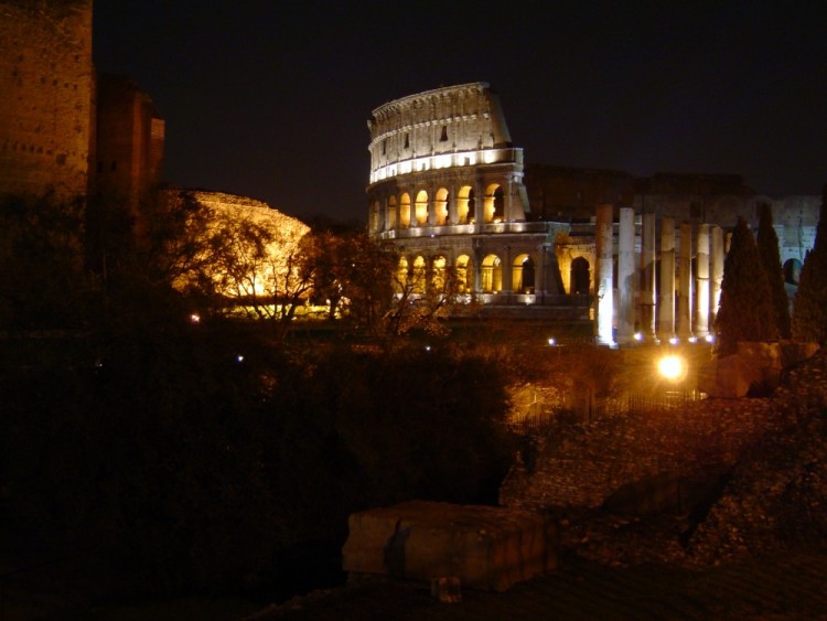 Fonds d'cran Voyages : Europe Italie Il Colosseo by night, Rome