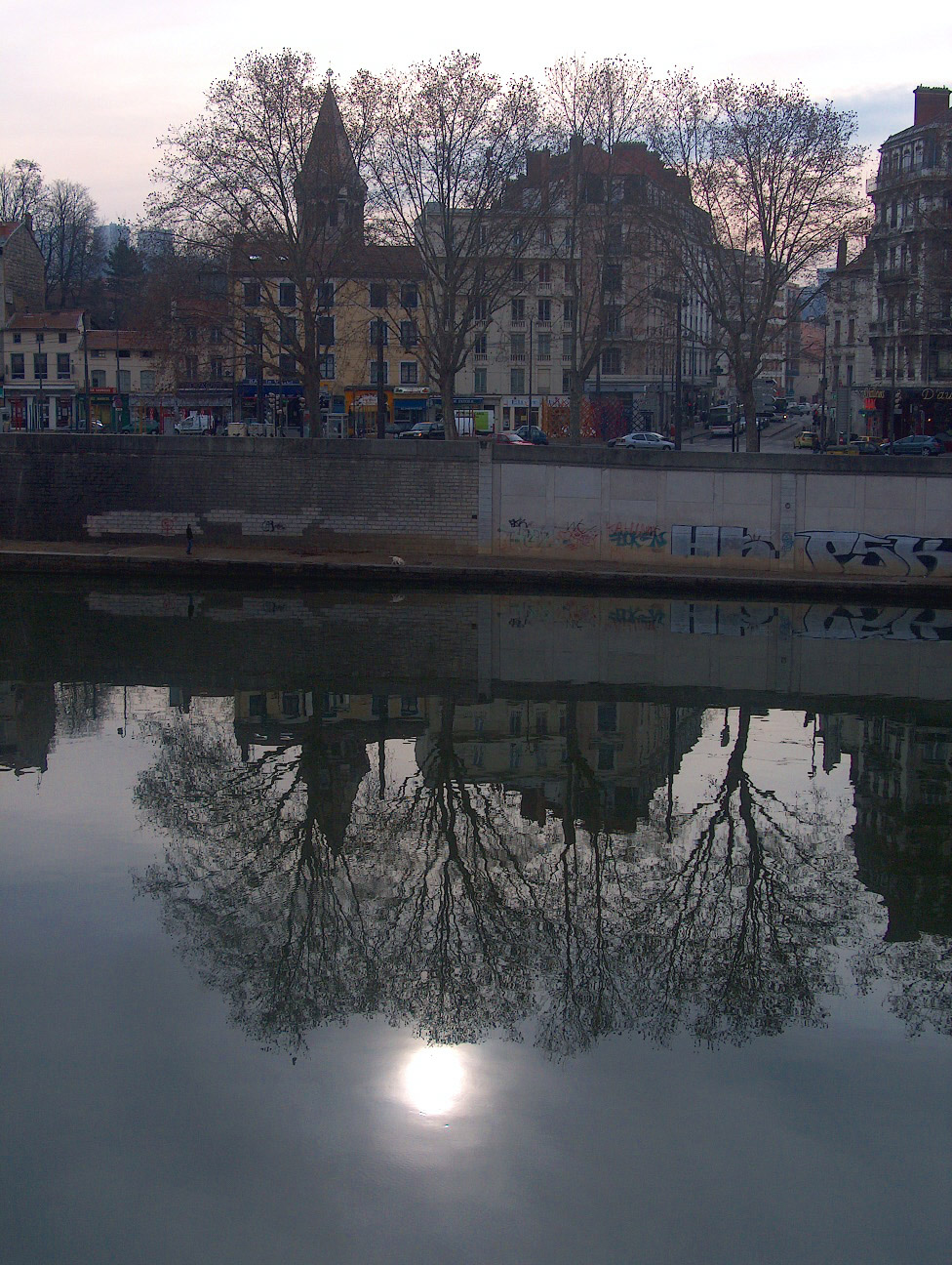 Fonds d'cran Voyages : Europe France > Rhne-Alpes Un autre reflet sur la Sane