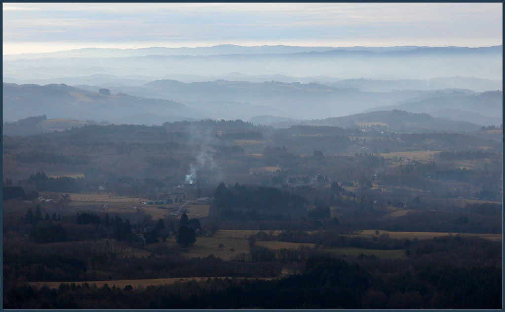 Wallpapers Trips : Europ France > Limousin Panorama sur Les Mondires