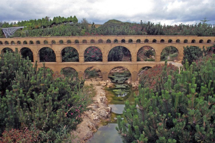 Wallpapers Constructions and architecture Bridges - Aqueduct France miniatures  Elancourt.