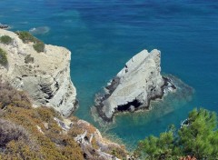 Fonds d'cran Voyages : Europe Ile de Karpathos (Grce) : le rocher de l'Aigle