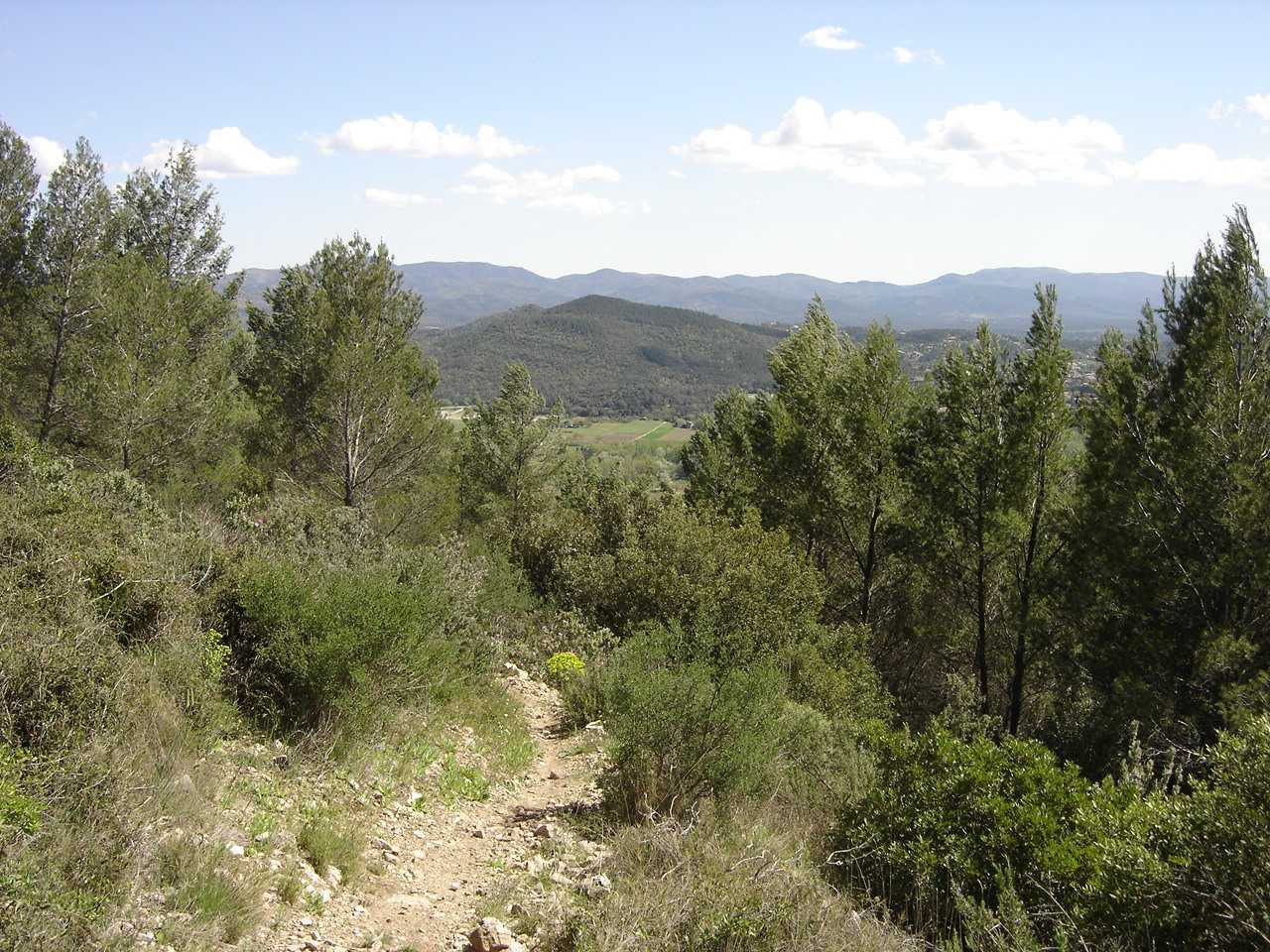 Fonds d'cran Voyages : Europe France > Provence-Alpes-Cte d'Azur Le chemin de l'oppidum