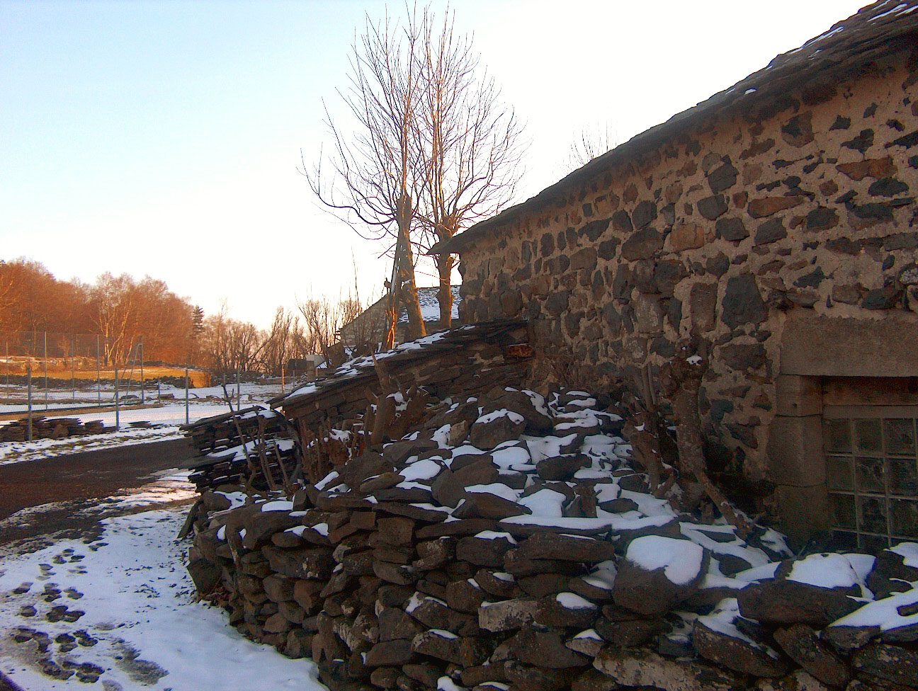 Fonds d'cran Voyages : Europe France > Auvergne Quelques vieilles pierres...