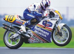 Fonds d'cran Motos Wayne Gardner - Honda NSR 500