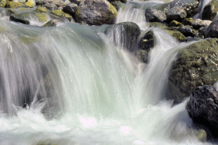 Fonds d'cran Nature Cascades - Chutes L'eau, l'eau qui chante.