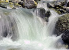 Fonds d'cran Nature L'eau, l'eau qui chante.