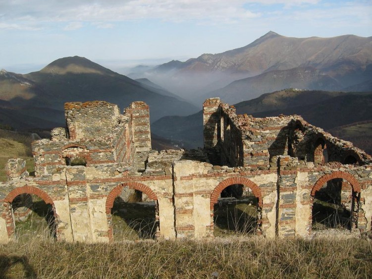 Wallpapers Constructions and architecture Houses Le pass au Col de Tende