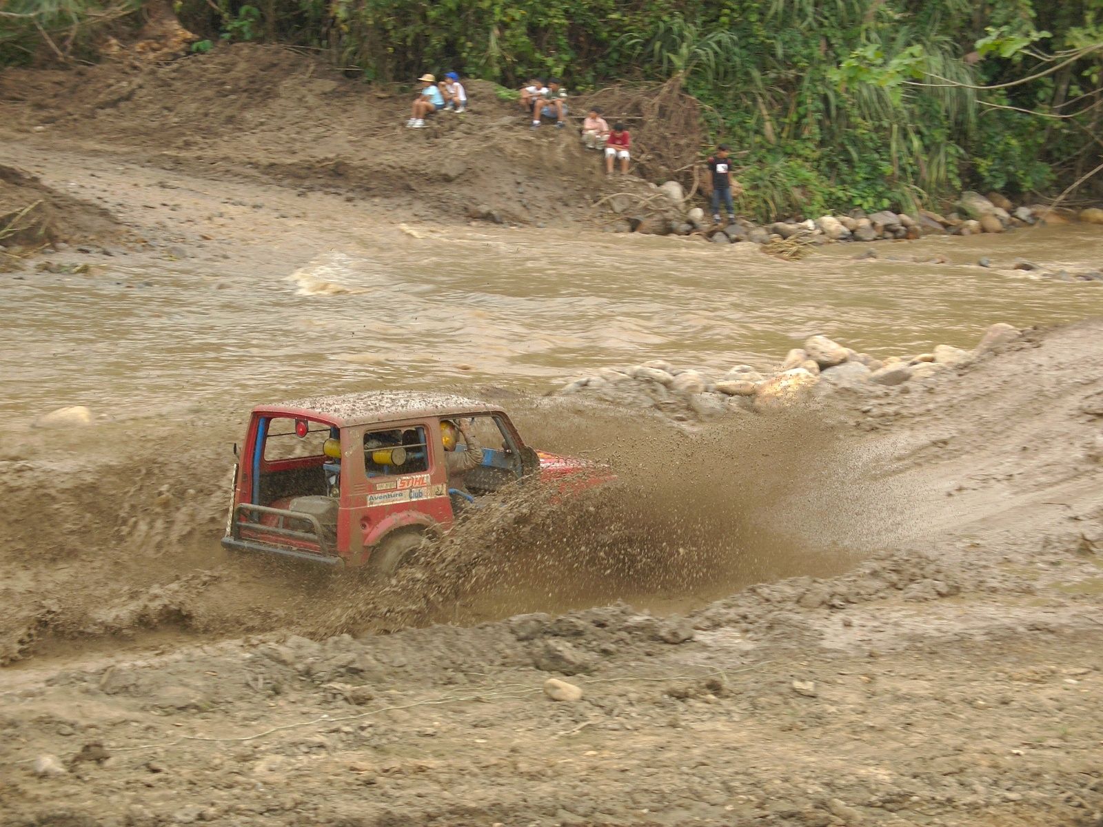 Fonds d'cran Voitures 4x4 Como salimos de aqui?