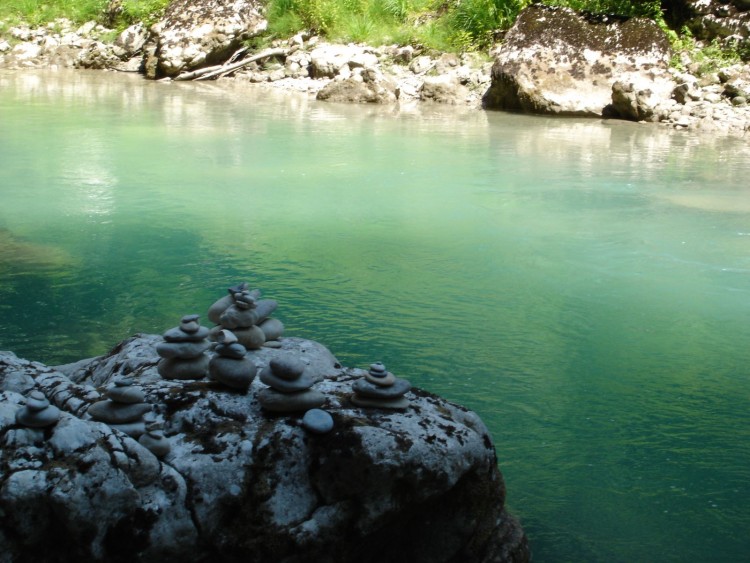 Fonds d'cran Nature Roches - Pierres - Sables Gorges du Tarn - cailloux