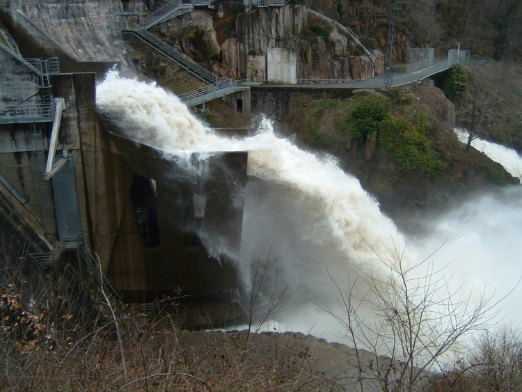 Fonds d'cran Nature Cascades - Chutes barrage du saillant