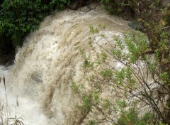 Fonds d'cran Nature Cascada furiosa